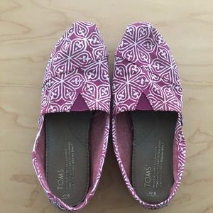 Toms pink and white flats